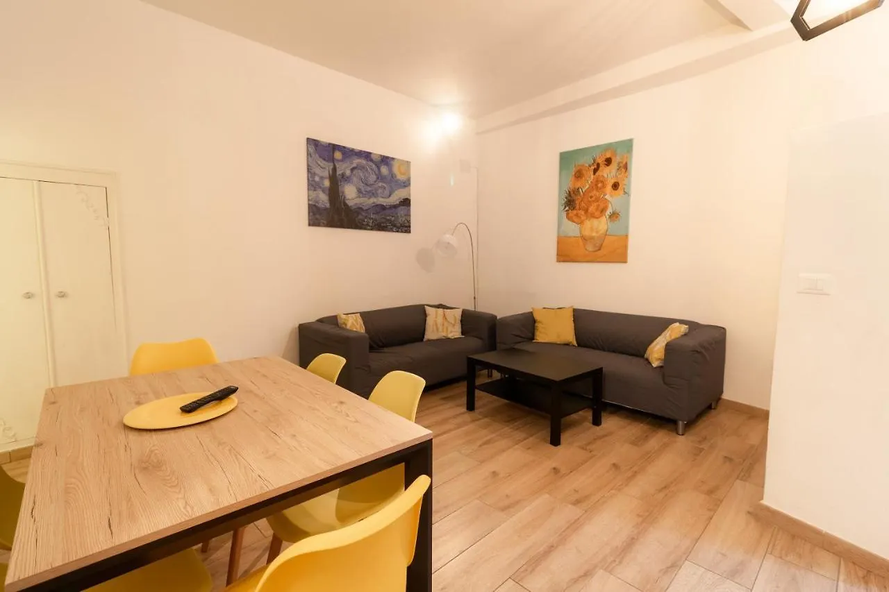 Trastevere Four Seasons Trilussa 2 Rom Italien