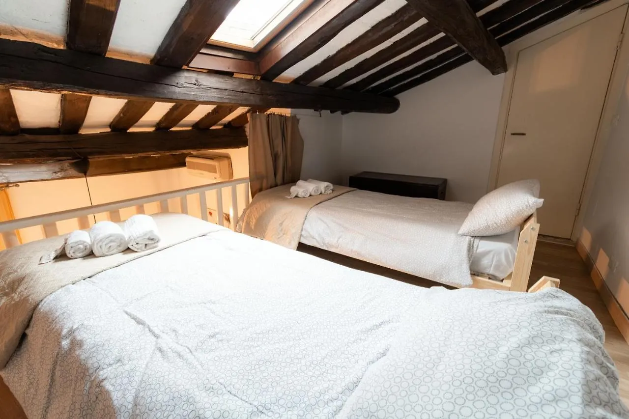 Trastevere Four Seasons Trilussa 2 Rom Italien